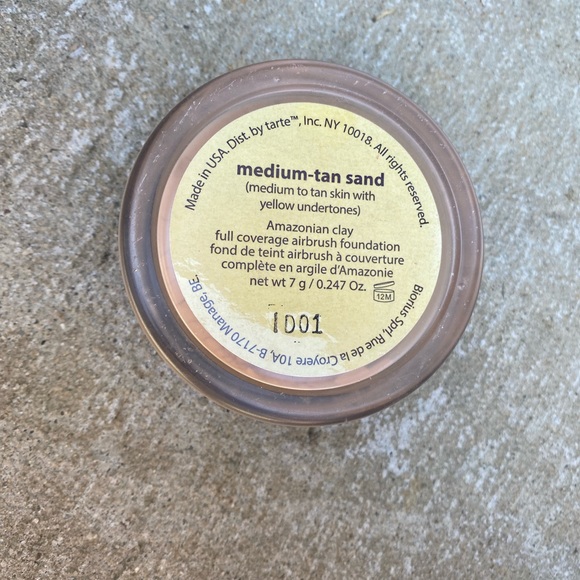 Tarte Amazonian Clay airbrush foundation MedBeige